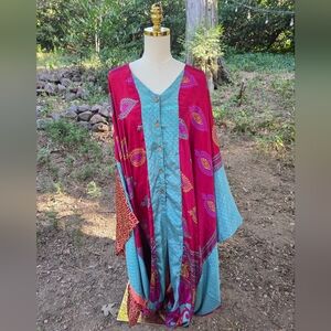 Kantha Bae‎ Vibrant Red and Turqouise Patterned Bohemian Festival Kaftan Kimono